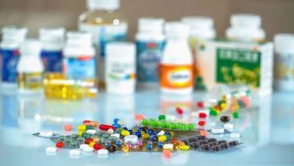 百合股份保健食品代工疑云 违规成分与客户关联迷雾中的槽点与风险